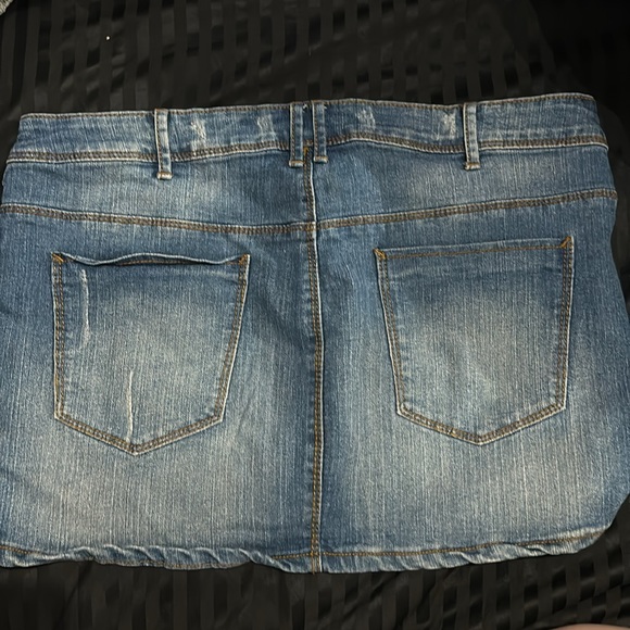 Forever, 21 denim skirt - Picture 2 of 2